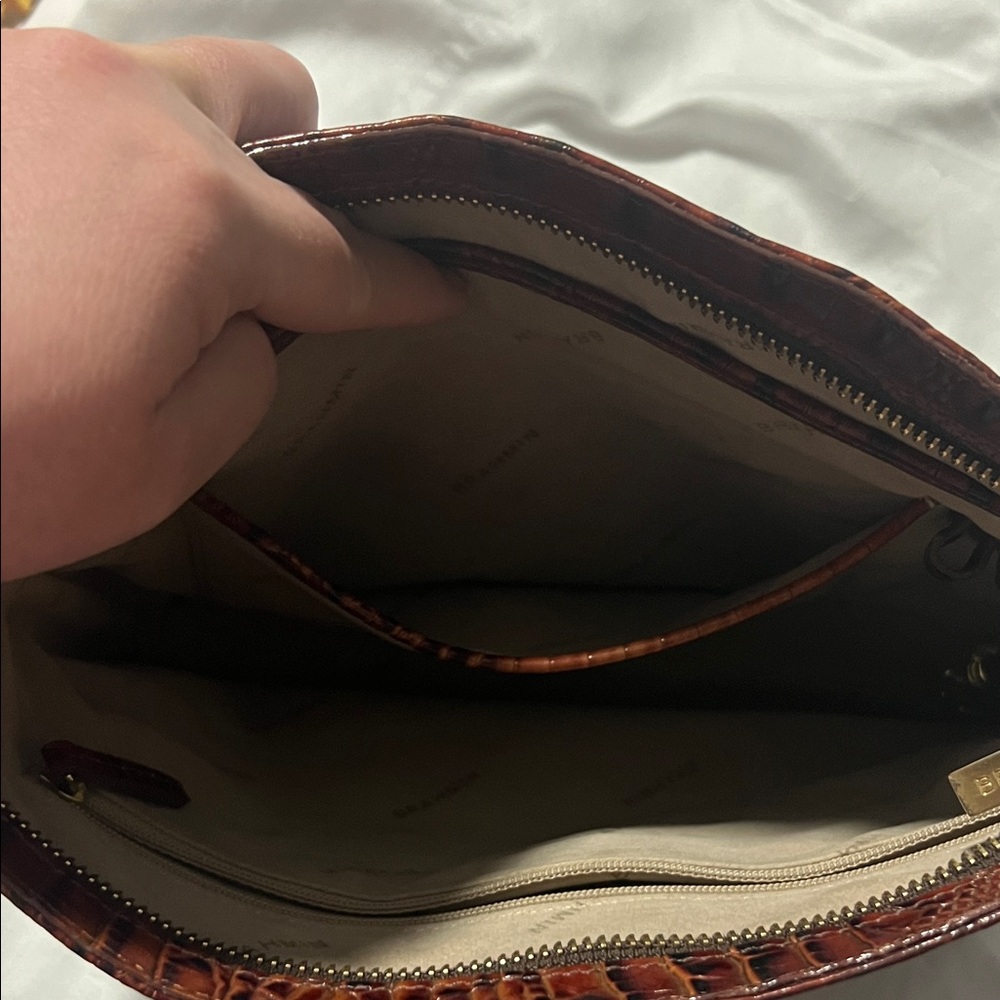 Brahmin Elegant Brown leather Crocodile Embossed Shoulder Bag - Picture 4 of 14